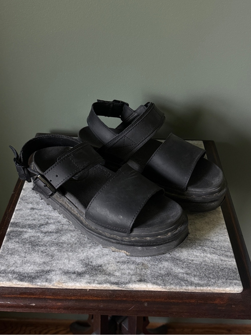 Dr. Martens - VOSS SANDALS - Black - Size 6